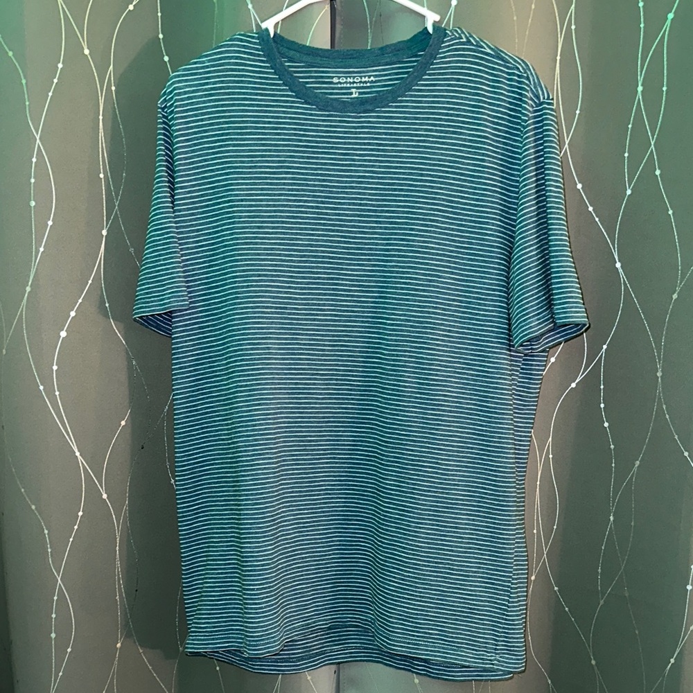 👙Sonoma Life+style Men’s Large Blue and White Striped Short Sleeve Tee